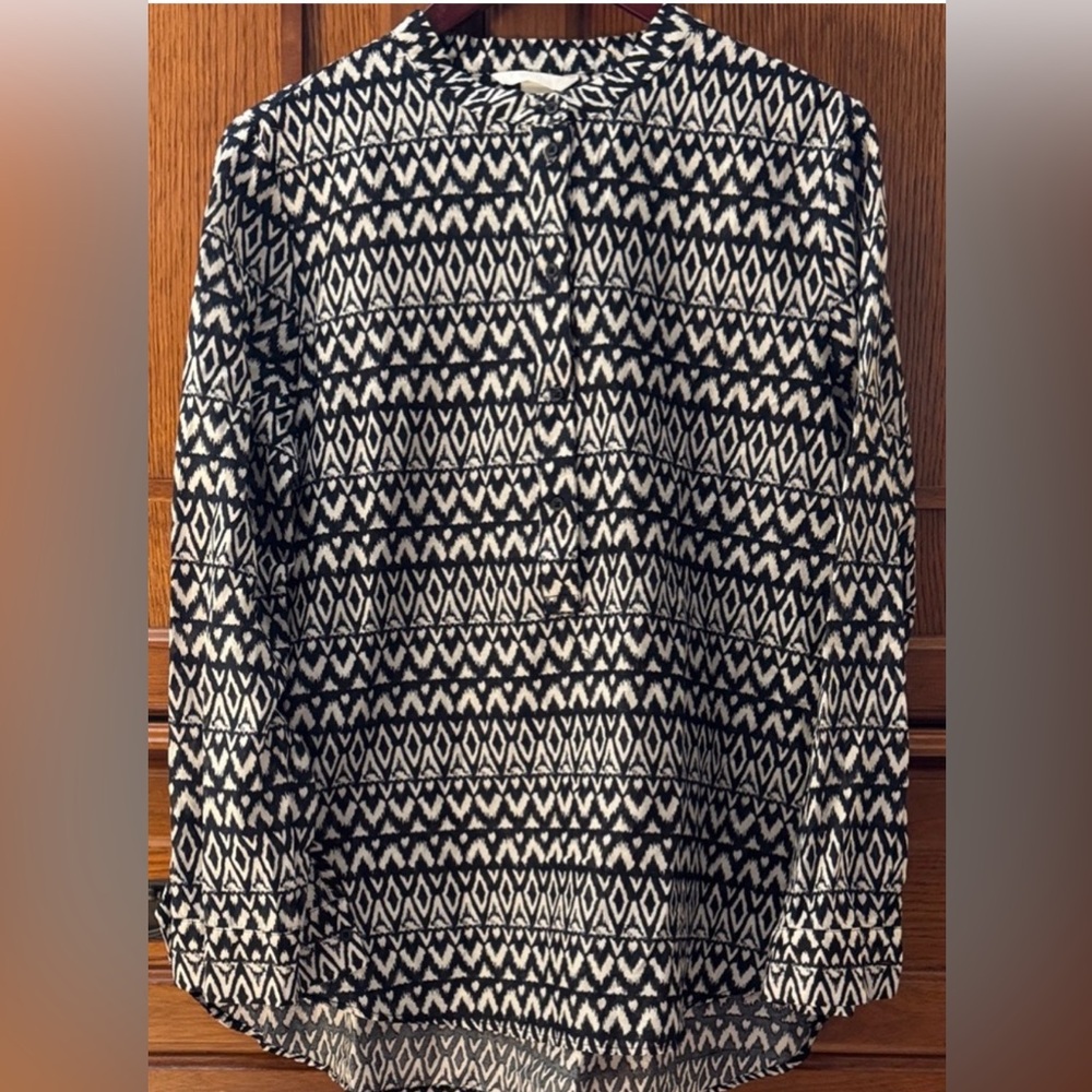H&M Monochrome Geometric 1/4 Button-Up Tunic Tribal Ikat Print Mandarin Collar